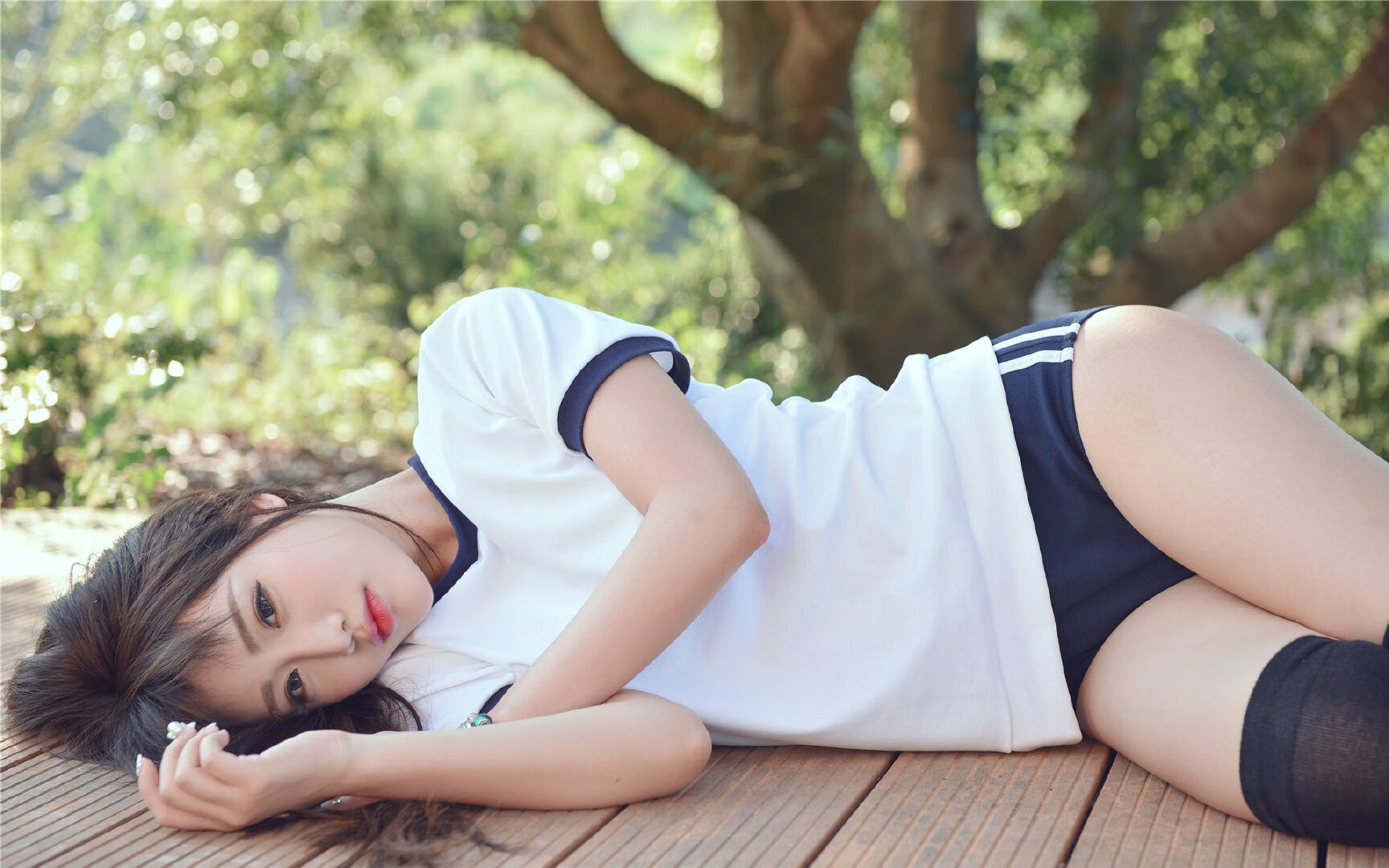 欧冠决赛焦点战，独行侠险胜雄鹿，改写历史的夜晚