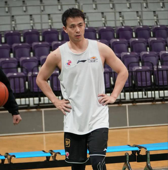 青岛队逆转江苏队，赵继伟状态火热