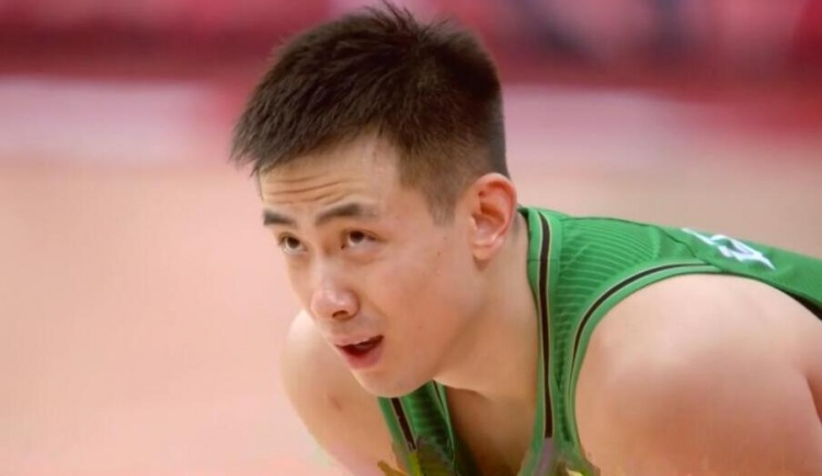 青岛队逆转江苏队，赵继伟状态火热