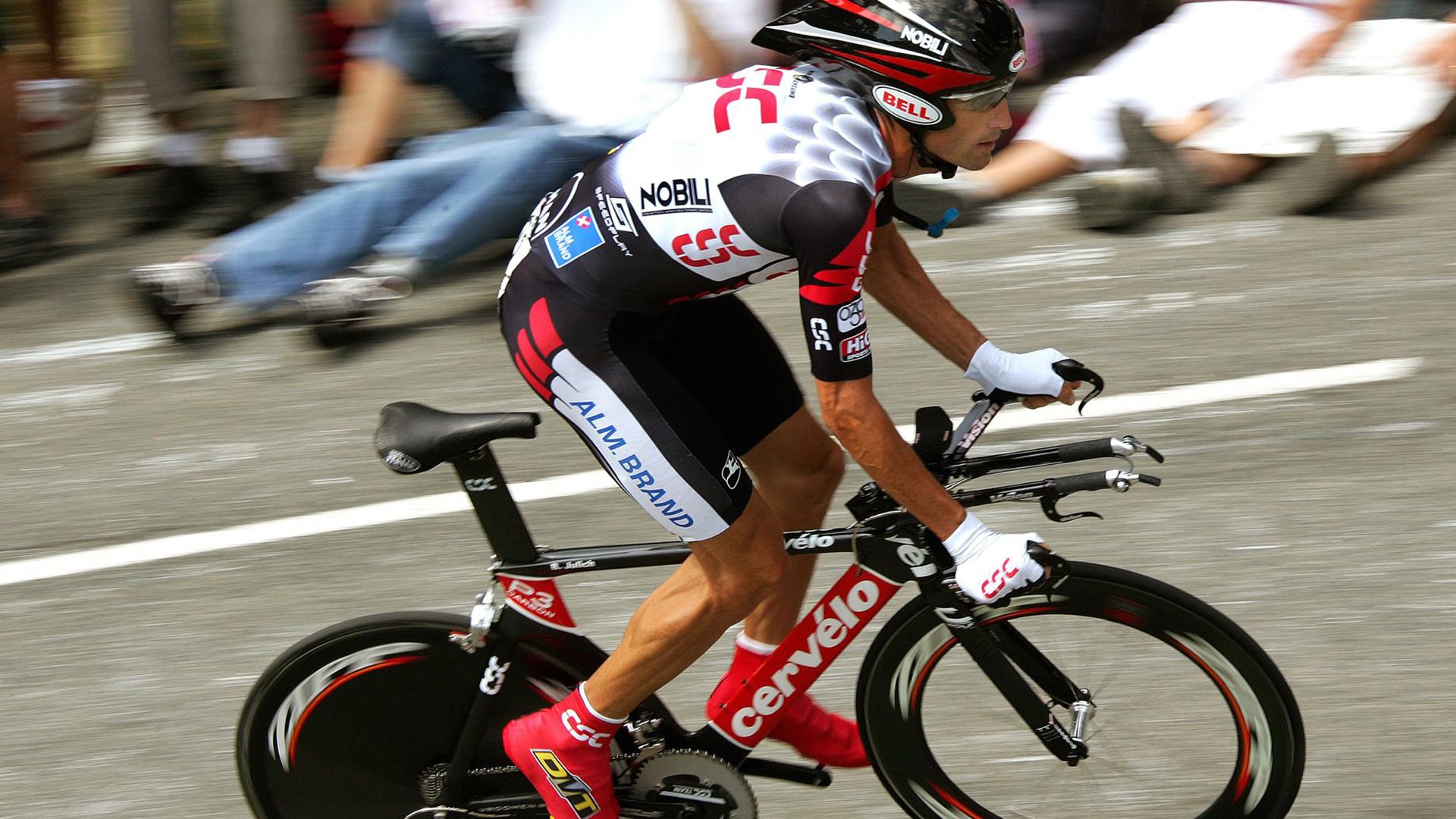 赛道之外，绿茵之上，贝林厄姆的F1年度争冠之夜